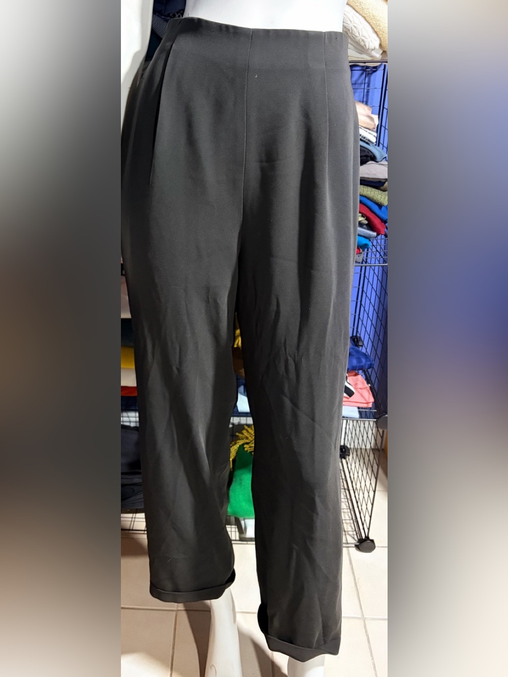 Women’s Ann Taylor Petites Black Lined Trousers Cuffed  Size 6 P
